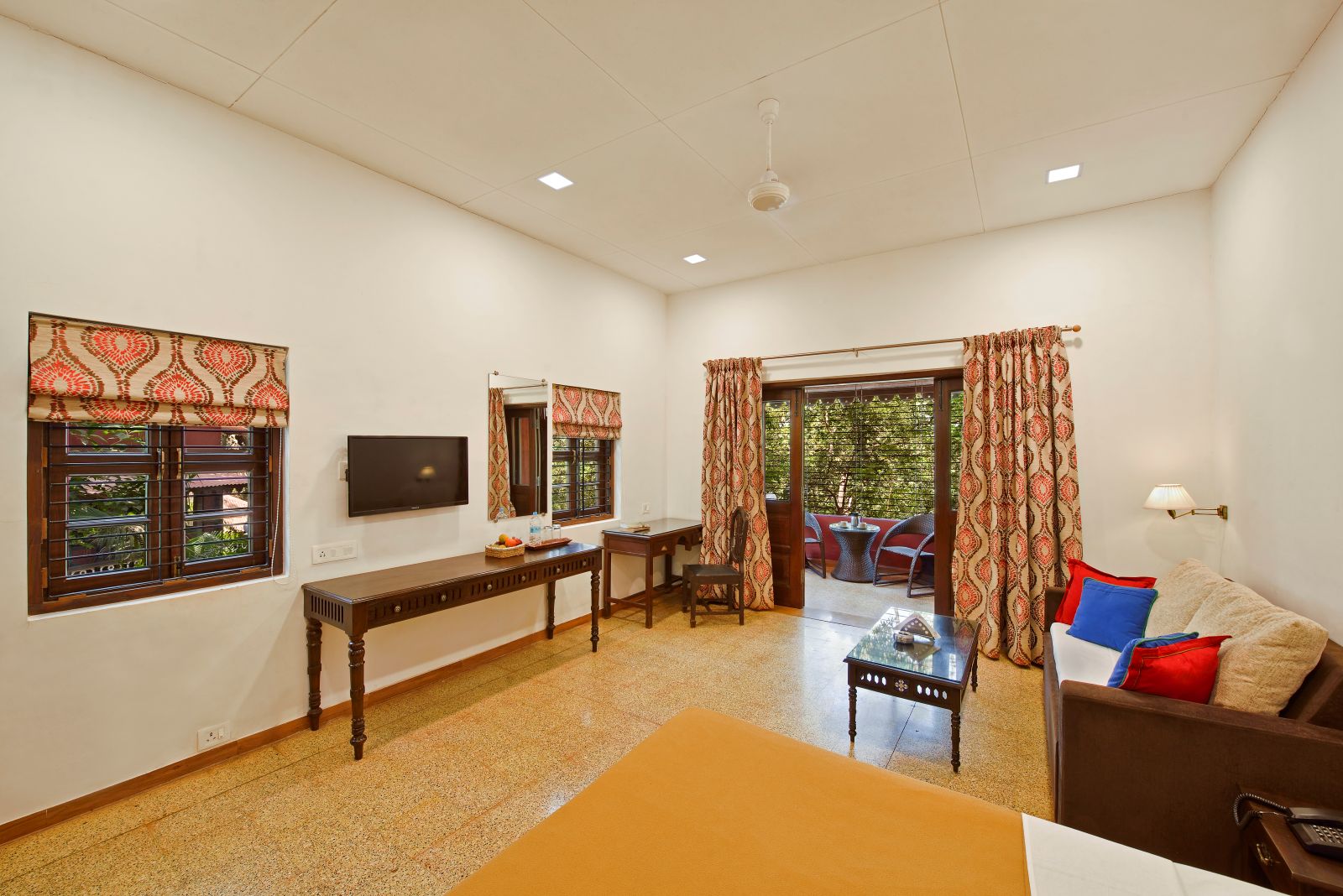Modern En-Suite Bathroom and Amenities